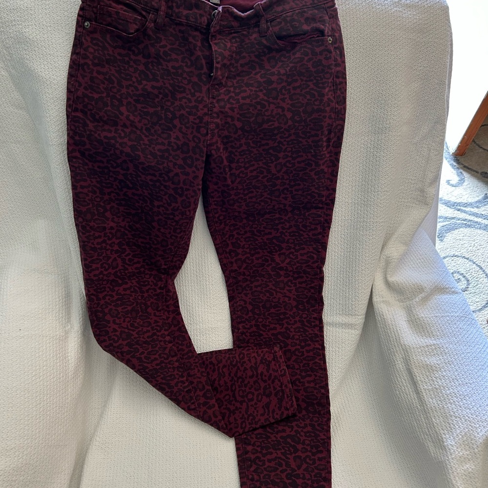 🎃 Burgundy cheetah print, super skinny jeans. 🎃